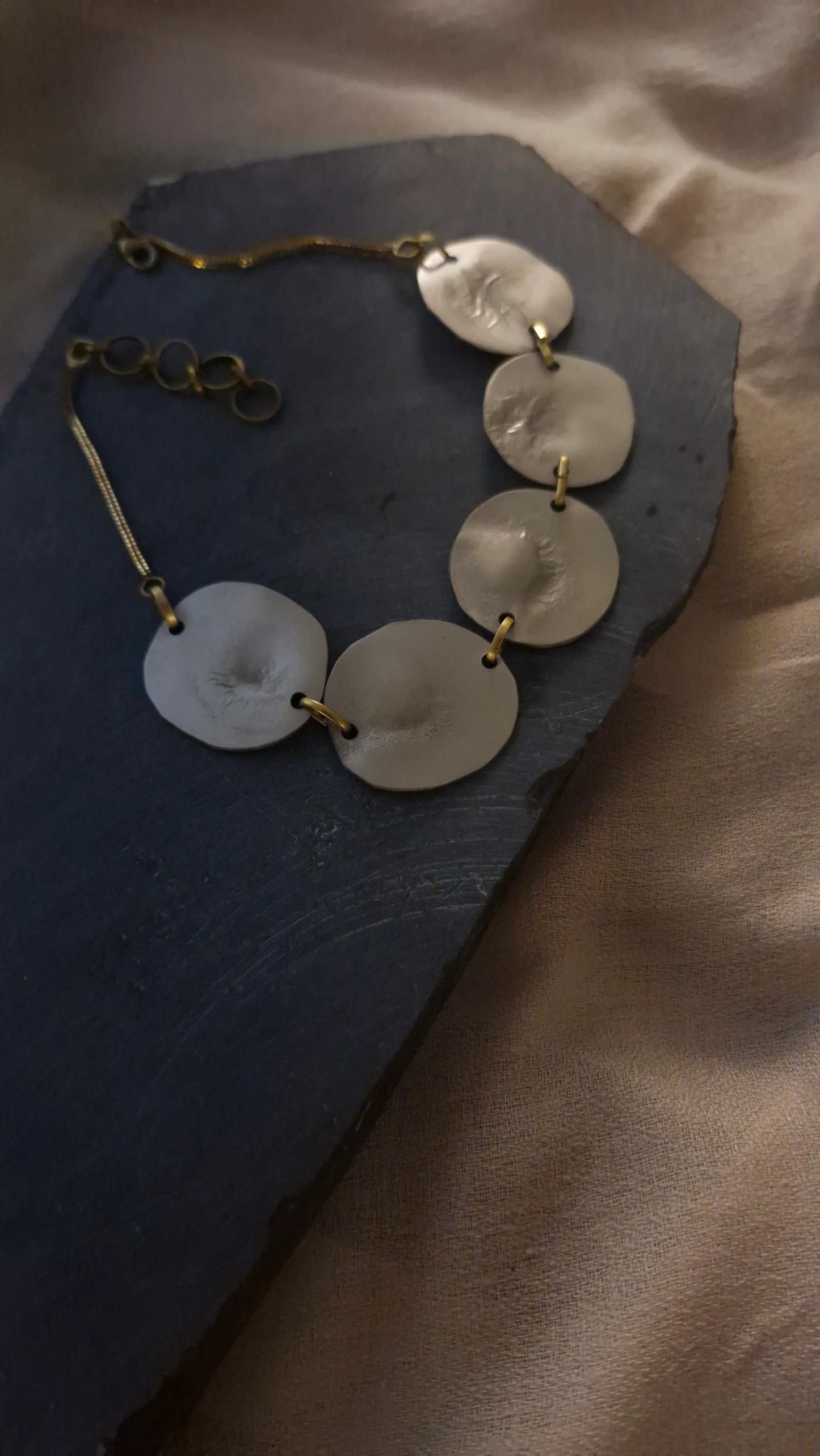 Sova Choker