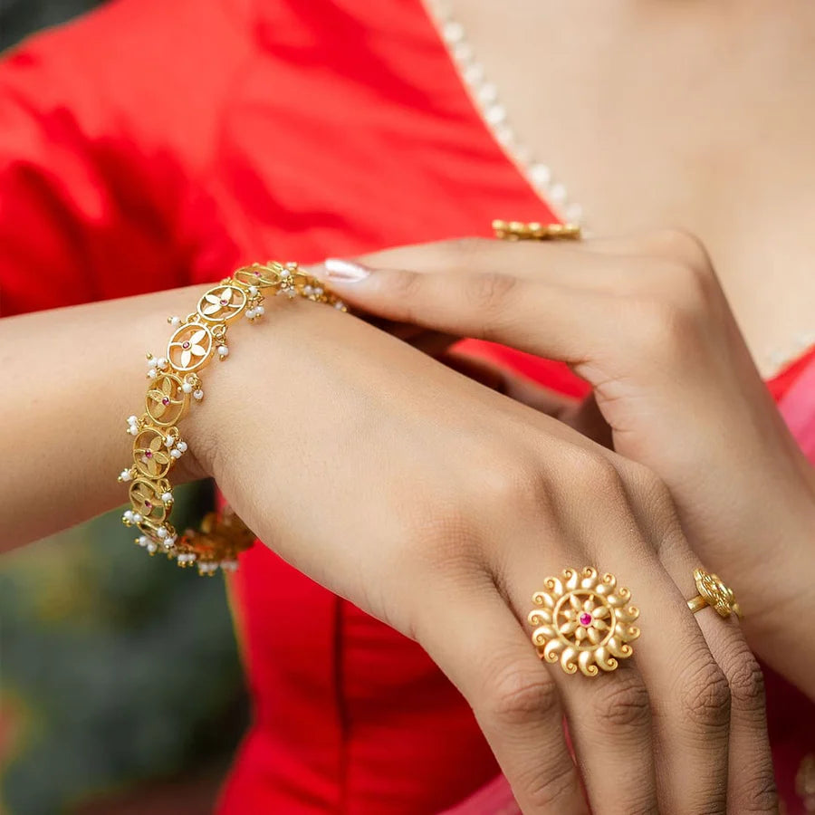 Meera Pearl Bangle