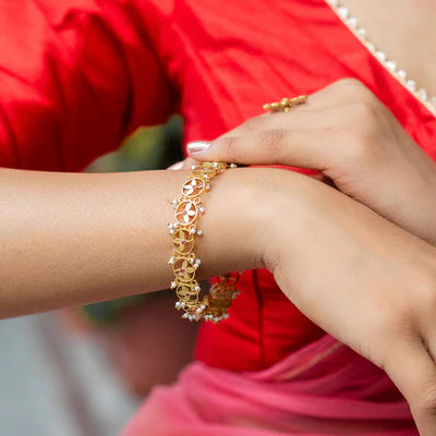 Meera Pearl Bangle