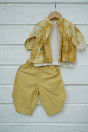 Set of 3 - ‘Kesar love’ baggy pant, sleeveless white top and tie dye kedia jacket