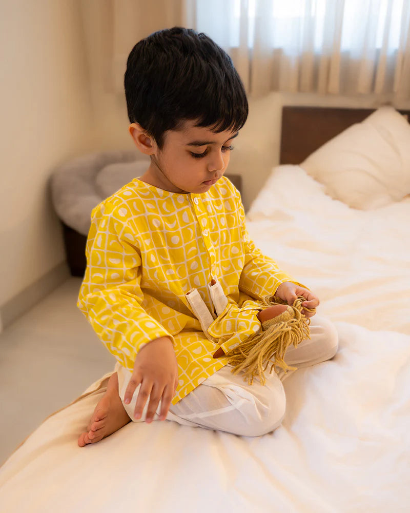 I want to be like grandpa’ kurta pajama set in yellow moon chase