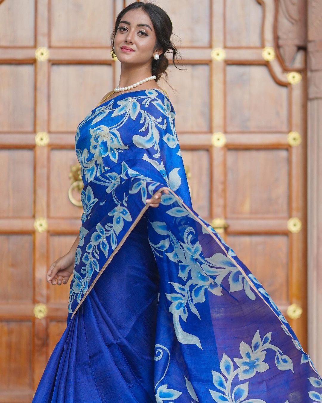 Neel Pushp Batik Saree