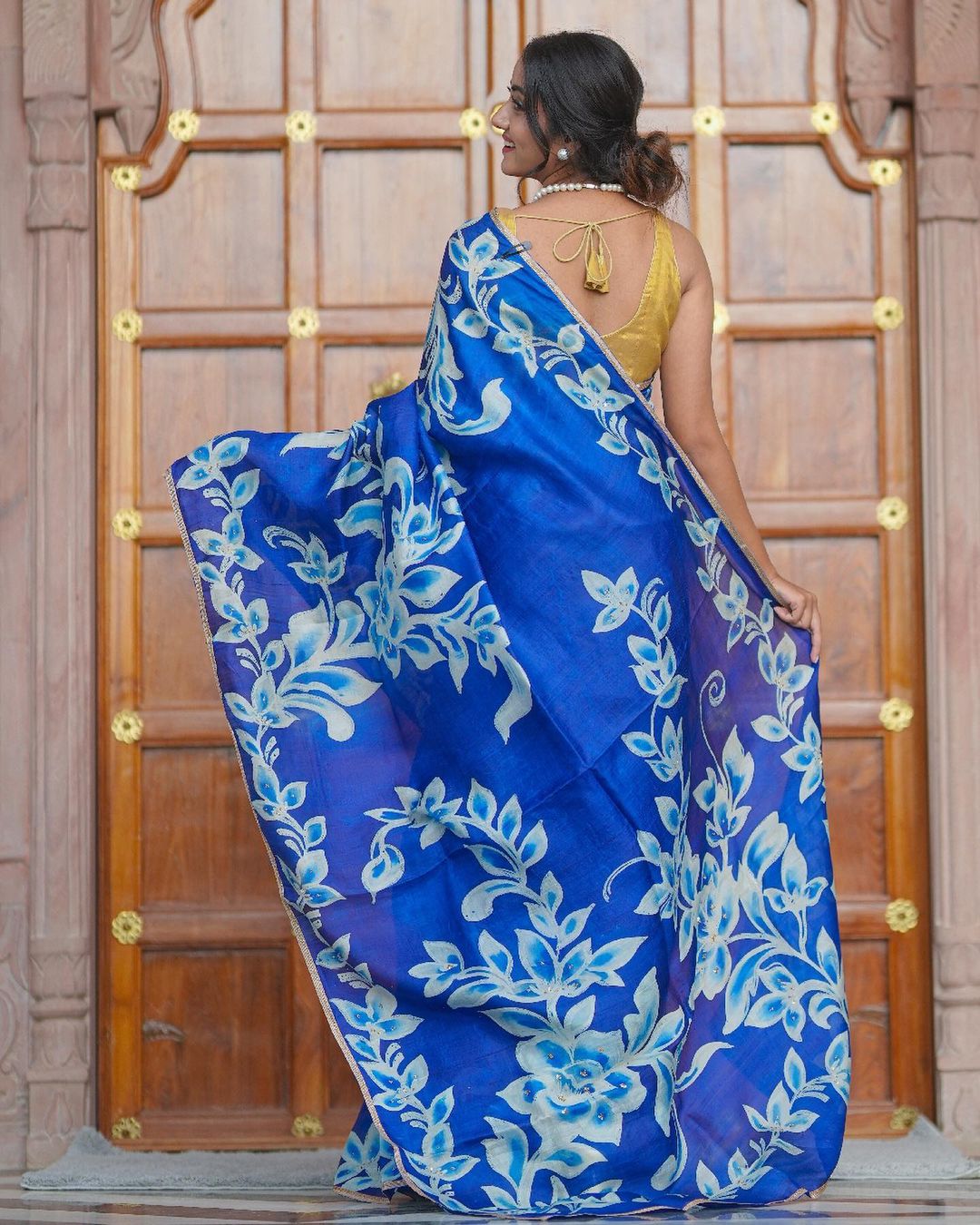 Neel Pushp Batik Saree