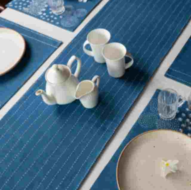 Sirimiri - Dining Set of table runner and 8 table mats