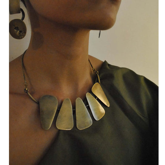 Dzino Neckpiece