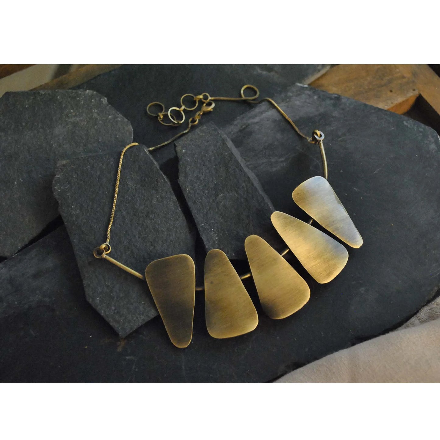 Dzino Neckpiece