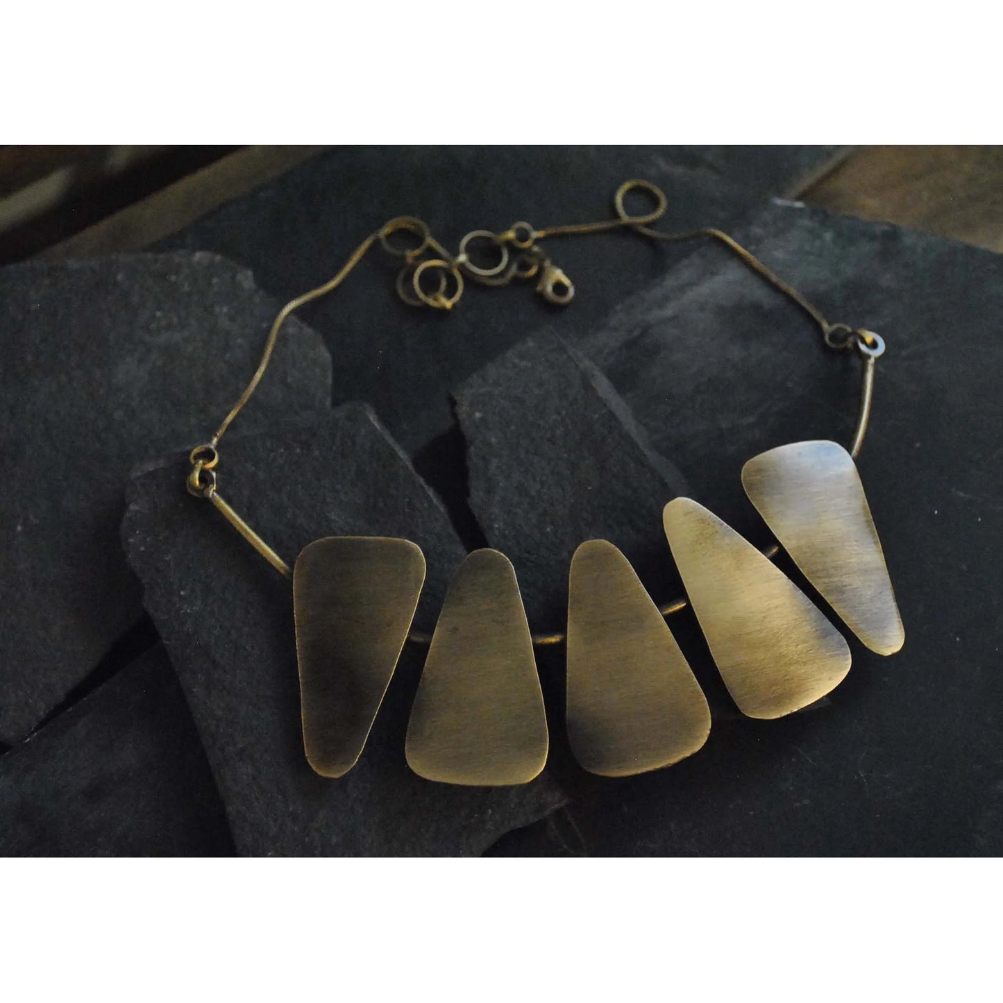 Dzino Neckpiece
