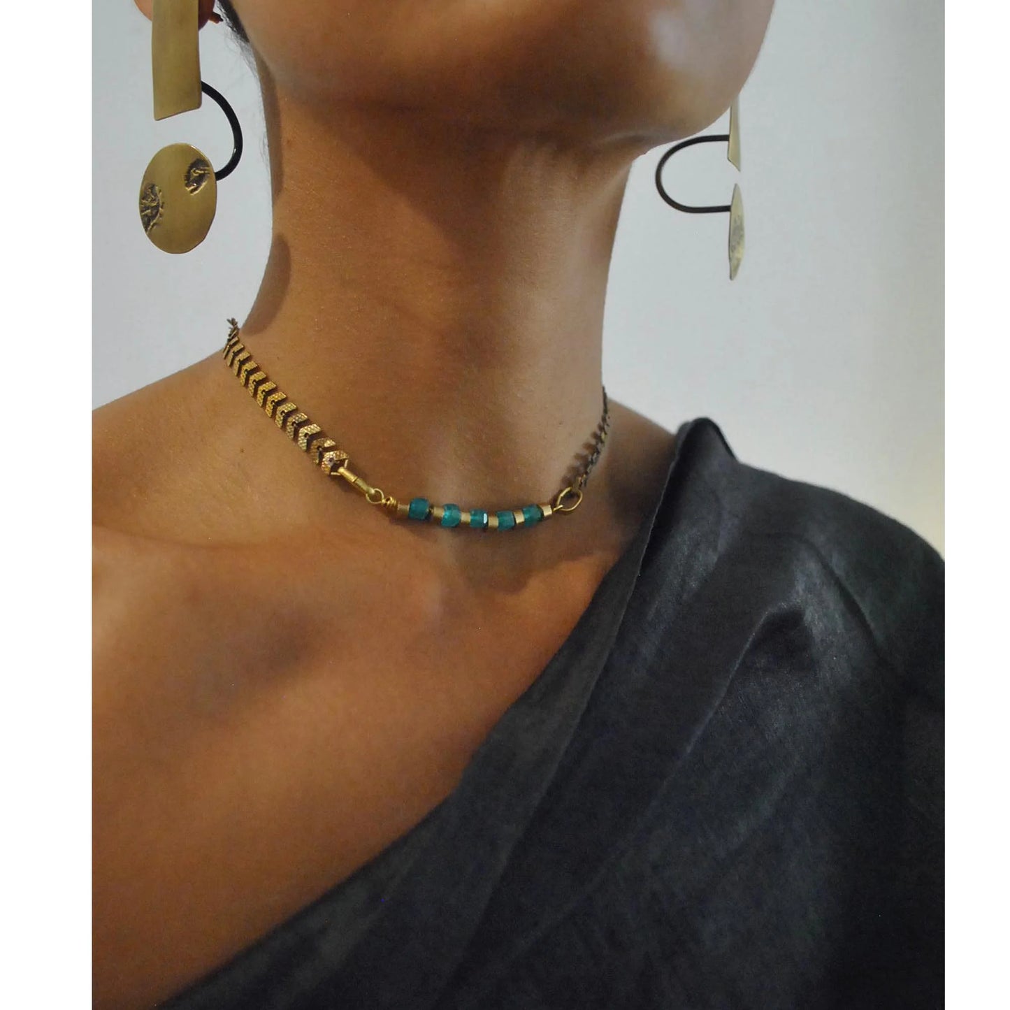 Akso Neckpiece