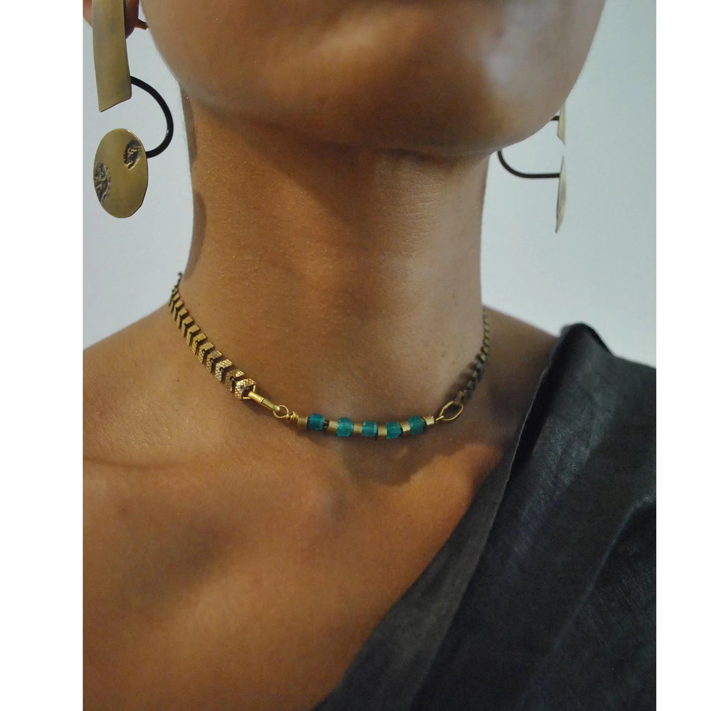 Akso Neckpiece