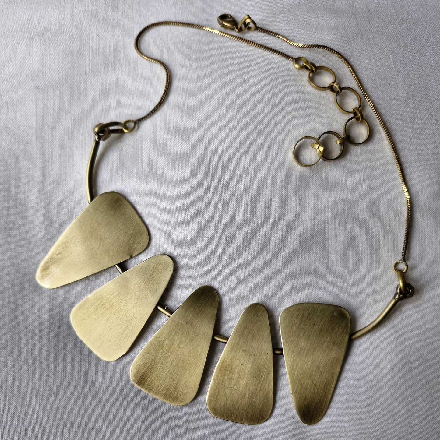 Dzino Neckpiece